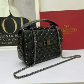 Picture of Valentino Handbags _SKUfw216209707fw